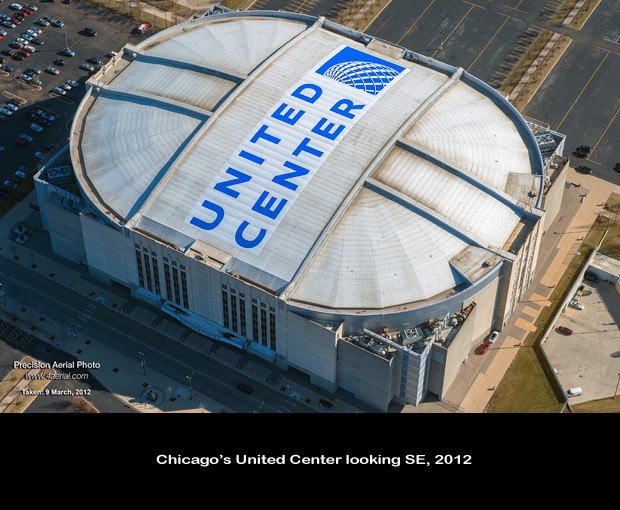 38-CHICAGO_United-Center_120309-301