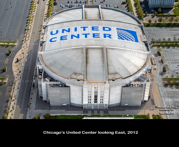 39-CHICAGO_United-Center_120406-0198